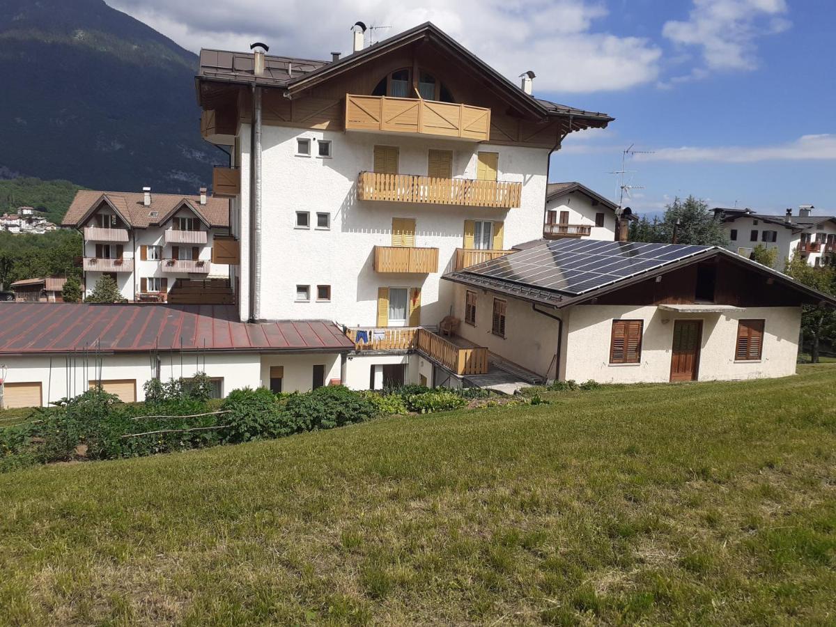 Hotel Aurora Cavedago Kültér fotó